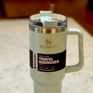 NWT Stanley Adventure 40oz SS Quencher Tumbler,Spearmint Pearlescent